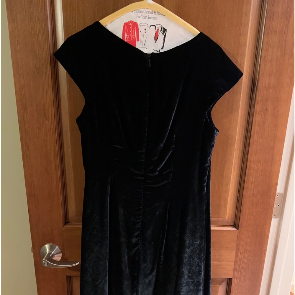 Versus velvet black cap sleeve dress